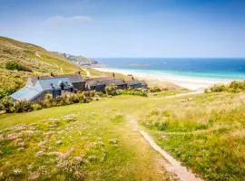 Basking Shark, Studio Cottage With Superb Sea Views By Beach