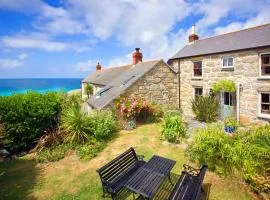 White Rose, Cornish Cottage With Sea Views & Private Garden By Beach
