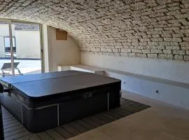 GITE DE L'AETI JACUZZI PISCINE