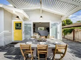 Yellow Door Beach House close to Moonlight Beach and LEGO Land
