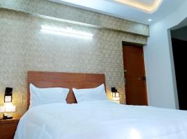 Dwaraka Lodging & Boarding，位于Mūlki的酒店