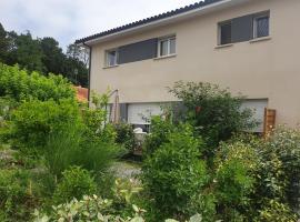 Chambre villa florecita，位于拉本讷的海滩酒店