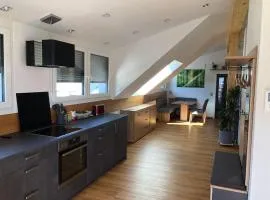 Neue luxuriöse Ferienwohnung in ruhiger Lage