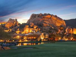 Boulders Resort & Spa Scottsdale, Curio Collection by Hilton，位于斯科茨的高尔夫酒店