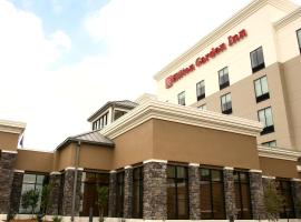 圣安东尼奥-活橡树会议中心希尔顿花园酒店，位于圣安东尼奥圆橡购物中心附近的酒店