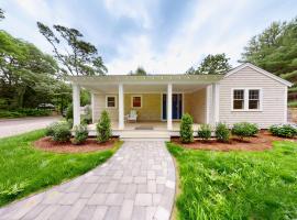 The Cape House，位于Cotuit的宠物友好酒店