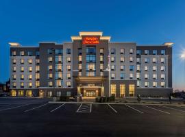 肯塔基辛辛那提新港汉普顿套房汽车旅馆，位于纽波特大美利坚棒球场附近的酒店
