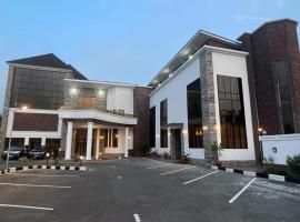 Sparklyn Hotels & Suites，位于哈科特港的酒店