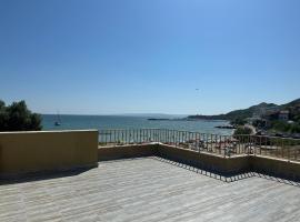 25m FROM THE BEACH!! Luxury Sea Paradise Apartment，位于卡瓦尔纳的酒店