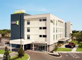 Home2 Suites By Hilton Sarasota Bradenton Airport，位于萨拉索塔卡德赞庄园附近的酒店