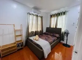 Modern Cozy 3BR Near Air-conditioned & Free Parking