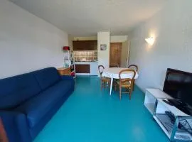 Appartement à Autrans, 500m du centre, 28m², balcon, 4 pers, au pied des pistes, parking privé - FR-1-737-11