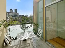 City Oasis 2-BR Townhouse with Balcony & Parking