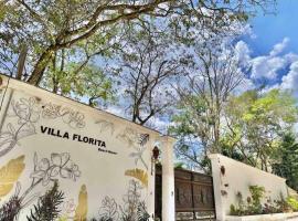 Villa Florita Beach House，位于埃尔莱马特的酒店