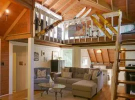 Cozy Tennessee Cabin with Deck, Grill and Fire Pit!