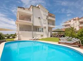 Apartments Tihi III