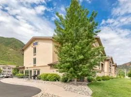 Comfort Inn & Suites Glenwood Springs On The River