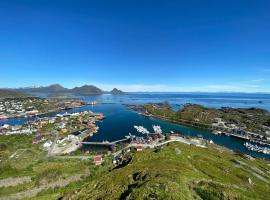 Real fisherman's cabins in Ballstad, Lofoten，位于巴尔斯塔的酒店