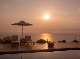 Avraam Sunset Villas with Private Heated Pools by Imagine Lefkada，位于卡拉米锡的海滩短租房