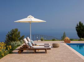 Avraam Sunset Villas with Private Heated Pools by Imagine Lefkada，位于卡拉米锡的别墅
