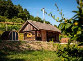 Glamping Paradise Škatlar，位于奥托亚克的酒店