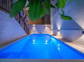 Heritage Residence in Center with pool- apartments