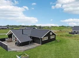 4 Bedroom Lovely Home In Hirtshals