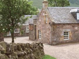 Eastside Byre - Family cottage in the Pentland Hills near Edinburgh，位于佩尼库克的宠物友好酒店
