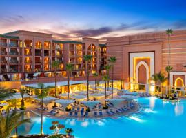 萨伏伊大酒店，位于马拉喀什的带泳池的酒店