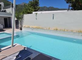 Windrose Apartments - Shared Pool，位于阿普索斯的带泳池的酒店