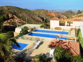 Fantastic mountain- and sea view Casa Vista Bonita，位于Bédar的酒店