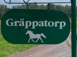 Liten stuga mitt i naturen på Kinnekulle，位于Hällekis的酒店