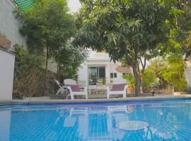 Casa de invitados con piscina