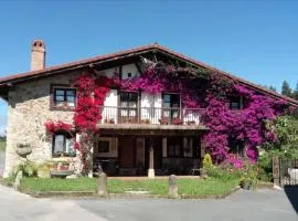 Casa con jardín y terraza privados, cerca del mar