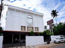 HOTEL EMERALD PALACE，位于Kottiyam的酒店