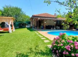 Yildiz Family Village House -ısıtmalı havuzlu Sapanca