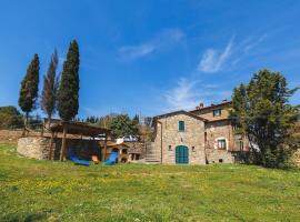 Casa con posto auto coperto e ampio giardino，位于卢奇尼亚诺的酒店