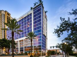 Canopy West Palm Beach - Downtown，位于西棕榈滩Clearlake Plaza Shopping Center附近的酒店