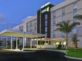 Home2 Suites By Hilton West Palm Beach Airport，位于西棕榈滩南佛罗里达科学馆附近的酒店