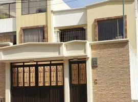 Casa Grande con parqueadero