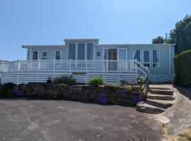 Caravan Swanage Bay View Holiday Park Dorset Amazing Location，位于斯沃尼奇的酒店