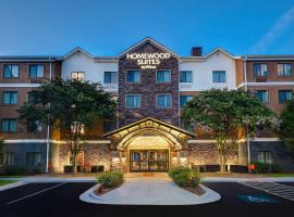 Homewood Suites Newport News - Yorktown by Hilton，位于纽波特纽斯/威廉斯堡国际机场 - PHF附近的酒店