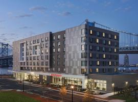 Hilton Garden Inn Camden Waterfront Philadelphia，位于Camden的酒店