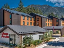 Hampton Inn & Suites South Lake Tahoe，位于南太浩湖第一骑行附近的酒店