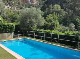 Villa piscine 30 minutes de Nice，位于Le Broc的酒店