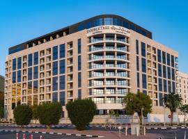 DoubleTree by Hilton Doha Downtown，位于多哈阿里·本·哈马德·阿提亚竞技场附近的酒店