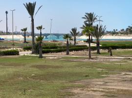 Chalet Marina Al Alamein one bedroom -first row circle lake view -North Coast شاليه غرفة وريسبشن أول صف على البحيرة المستديرة - مارينا العلمين，位于阿莱曼的酒店