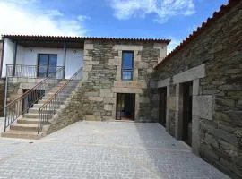 Casa de Trás-o-Muro