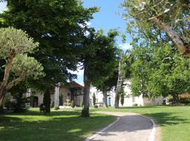 Domaine des Chais，位于Thénac的酒店