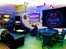 5 Star 4/3 sleeps 16 with Arcade GAME ROOM & POOL!，位于奥兰治比奇的乡村别墅